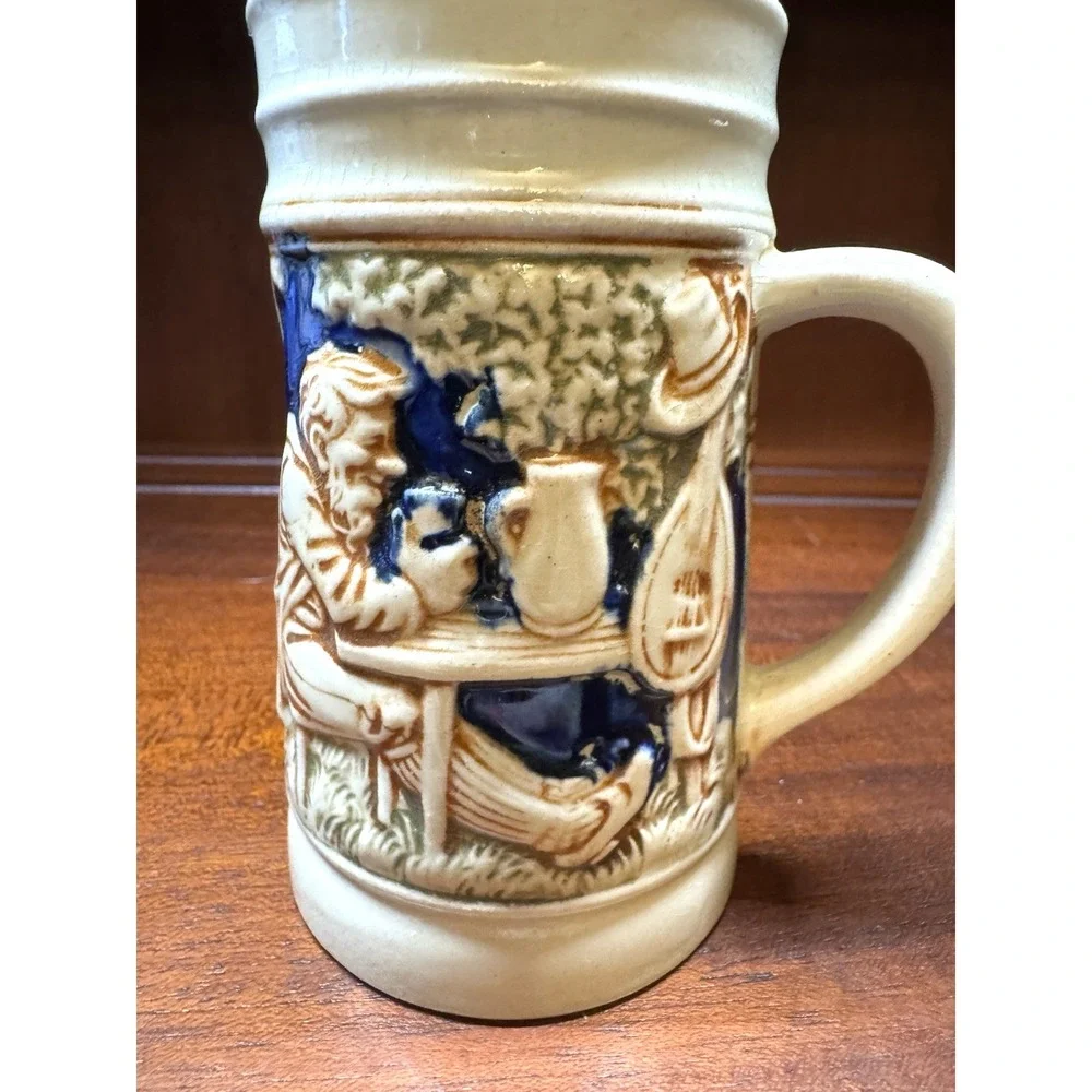Vintage German Beer Stein 0.3L Tavern Scene Relief Stoneware‎ Mug